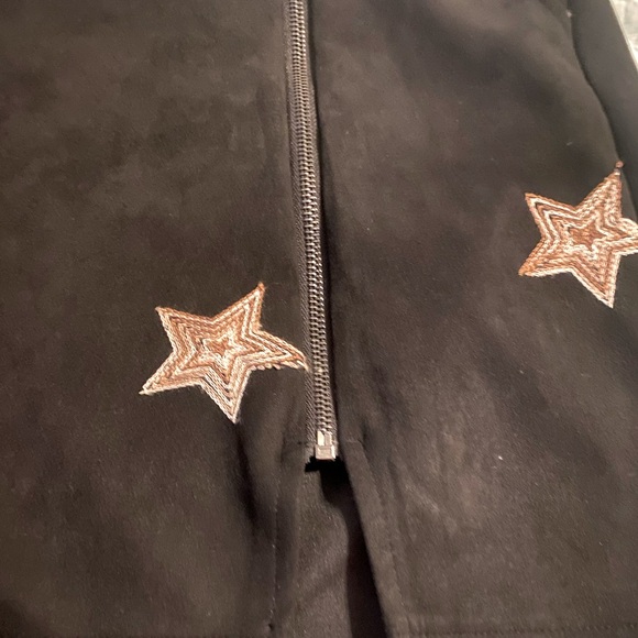 Promesa Soft Suede Stars Skirt Black Size Large
Like New - Picture 6 of 12
